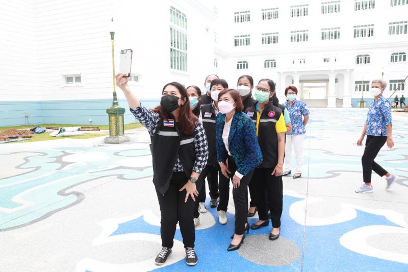 ปลัดพม.พร้อมด้วยผ�