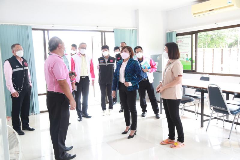 ปลัดพม.พร้อมด้วยค�