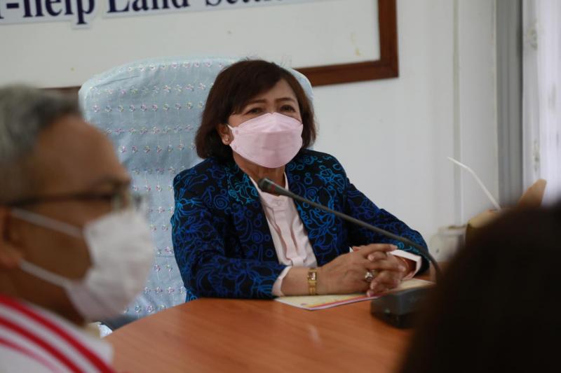 ปลัดพม.พร้อมด้วยค�