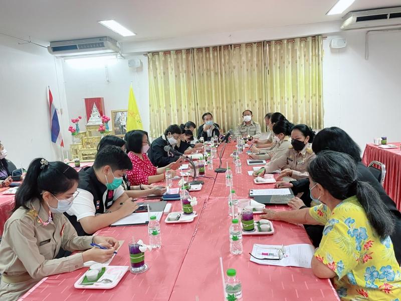 รองปลัดพม.ลงพื้นท�