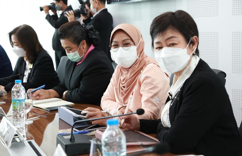 รมว.พม.เป็นประธานเ
