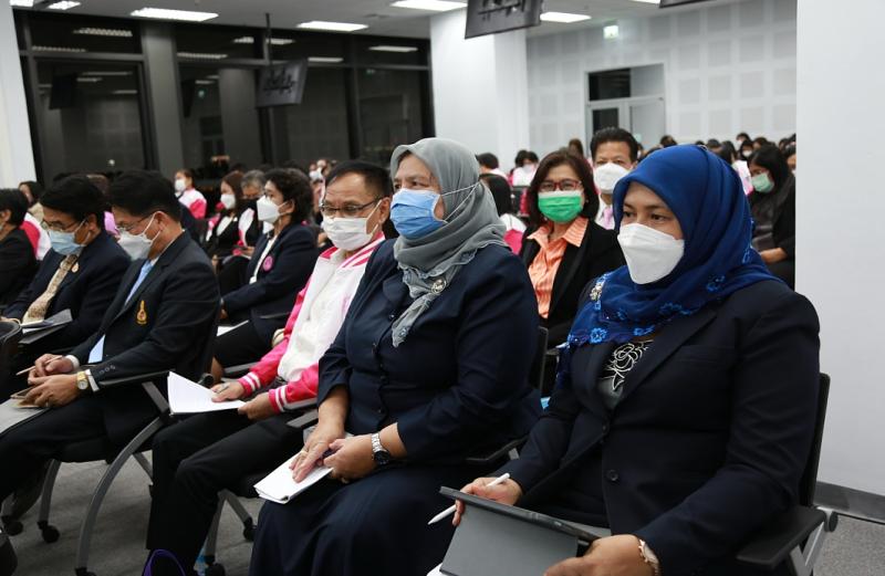 ปลัดพม.มอบนโยบายก�