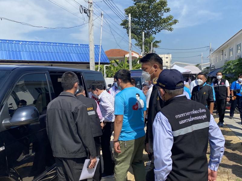 รองนายกเป็นประธา�