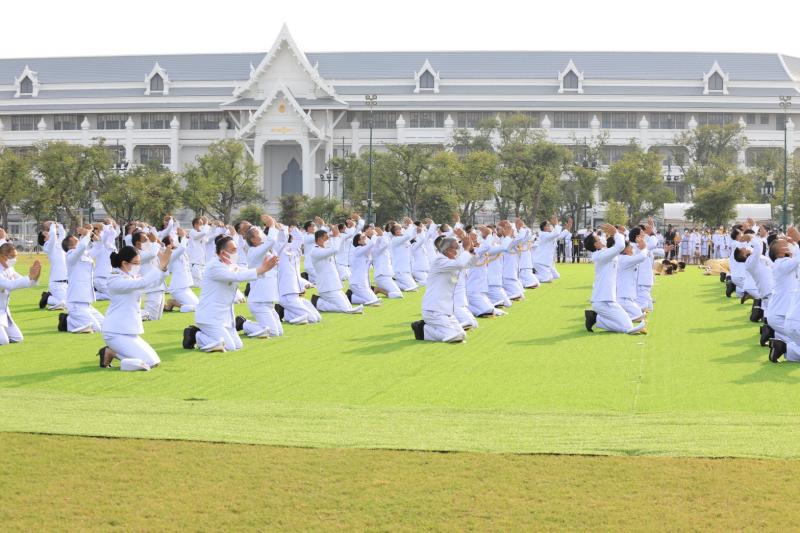 รมว.พม.พร้อมด้วยภร