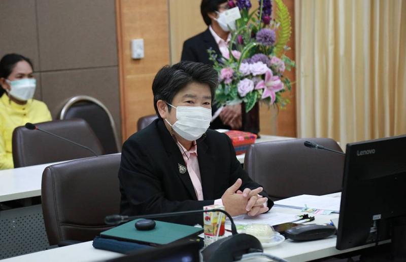 ปลัดพม.มอบกระเช้า�