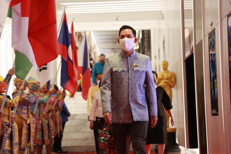 ปลัดพม.พร้อมด้วยผ�