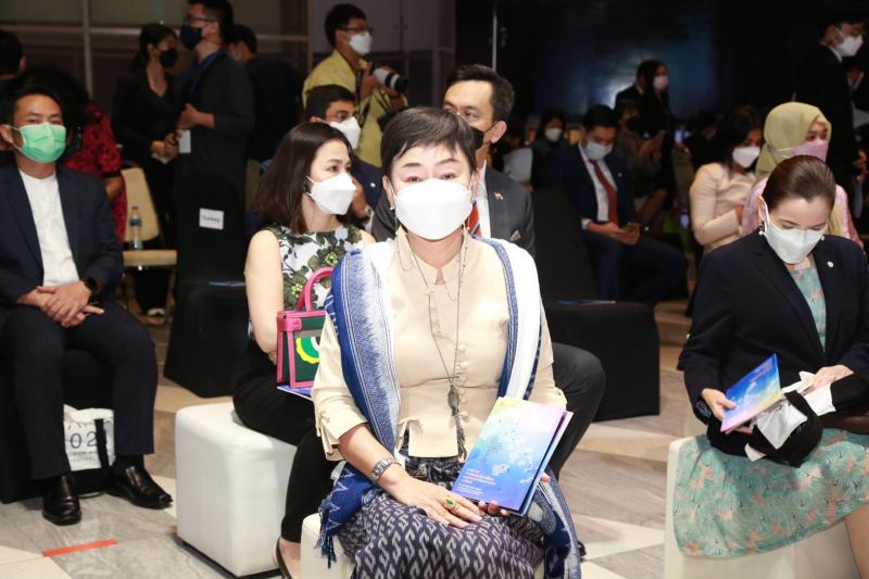 ปลัดพม.พร้อมด้วยผ�