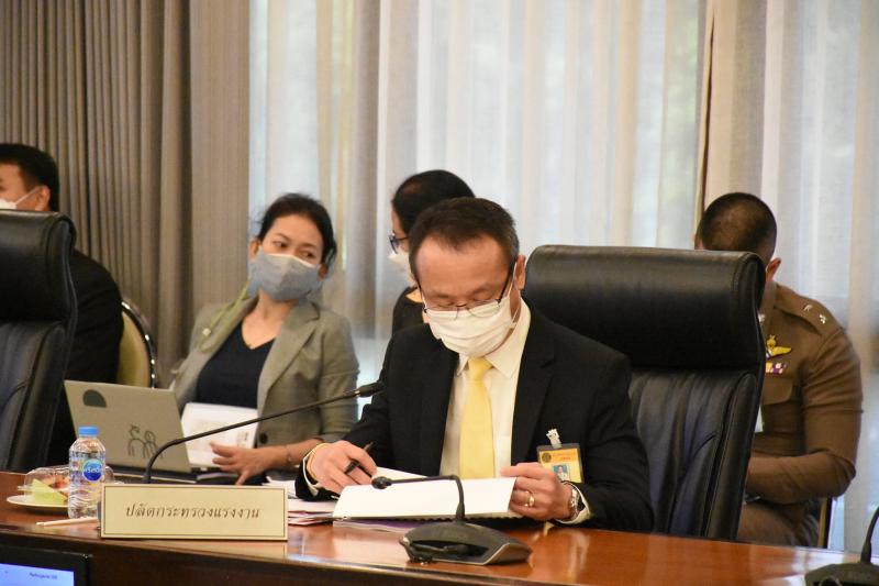 รองนายกเป็นประธา�