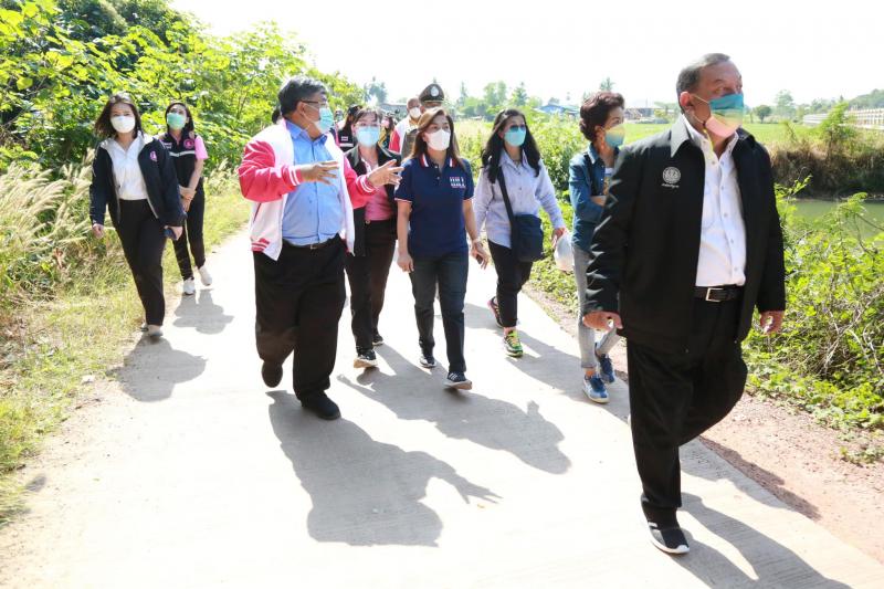 รมว.พม.พร้อมคณะผู้