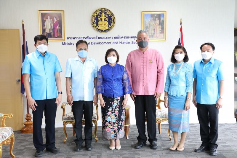 ปลัดพม.ให้ผู้ว่าก�