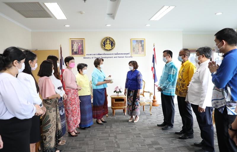 ปลัดพม.ให้รองปลัด�