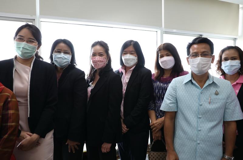 ปลัดพม.ให้ผู้บริห�