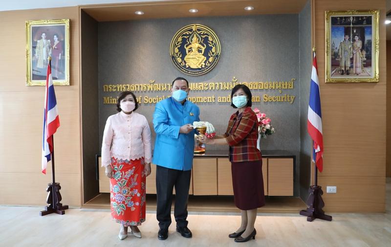 ปลัดพม.นำคณะผู้บร�