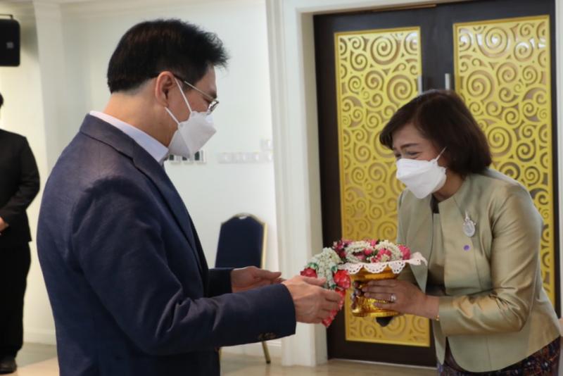 ปลัดพม.นำคณะผู้บร�