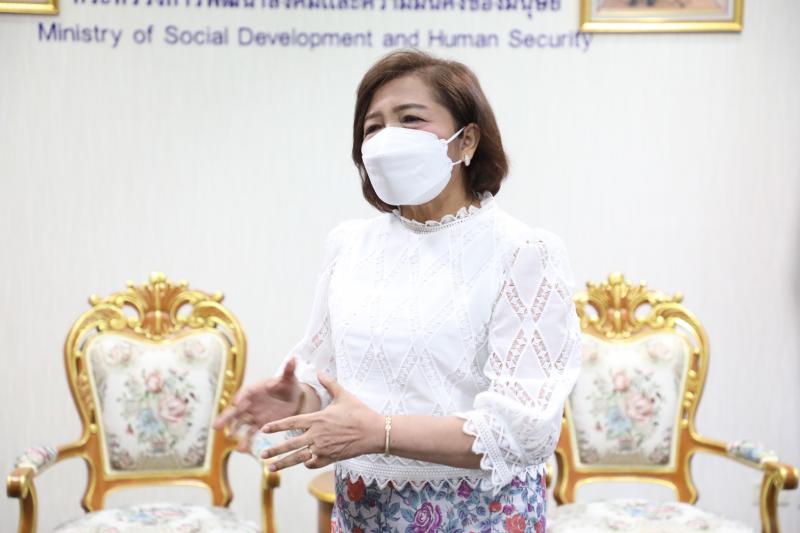 ปลัดพม.ให้ผู้บริห�