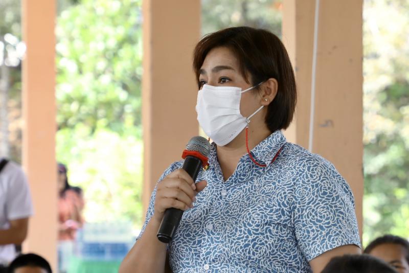 รมว.พม.พร้อมด้วยผู