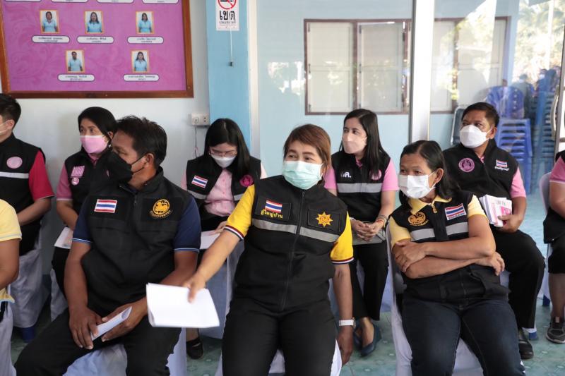 รมว.พม.พร้อมด้วยผู
