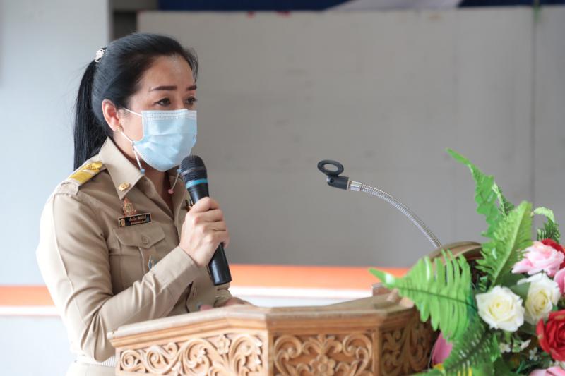 รมว.พม.พร้อมด้วยคณ