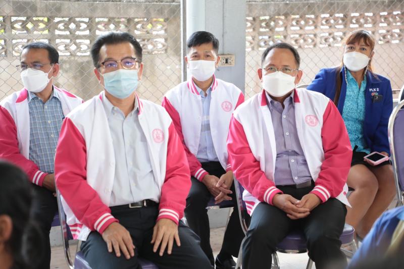 รมว.พม.พร้อมด้วยคณ