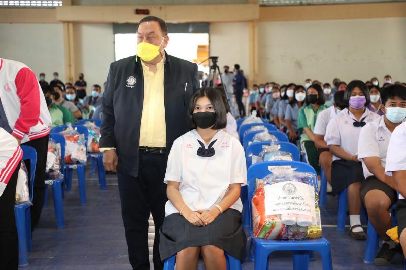 รมว.พม. เป็นประธาน�