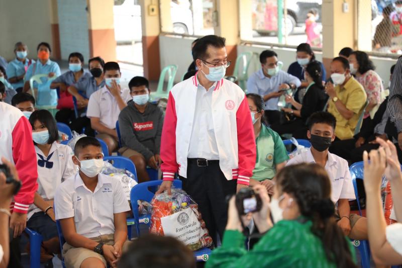 รมว.พม. เป็นประธาน�