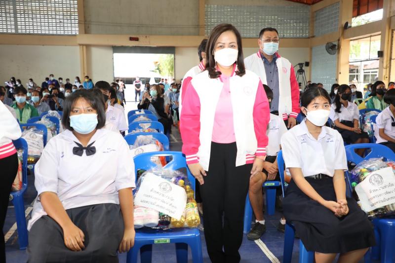 รมว.พม. เป็นประธาน�