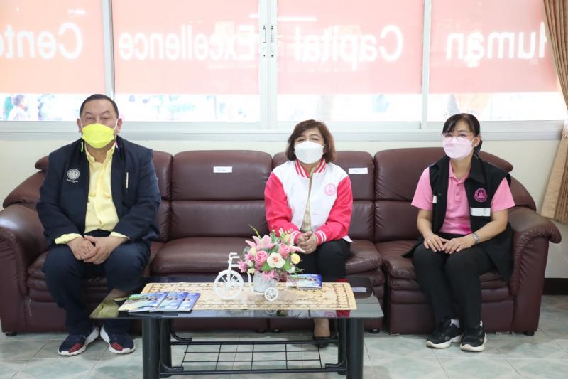 รมว.พม.และคณะผู้บร