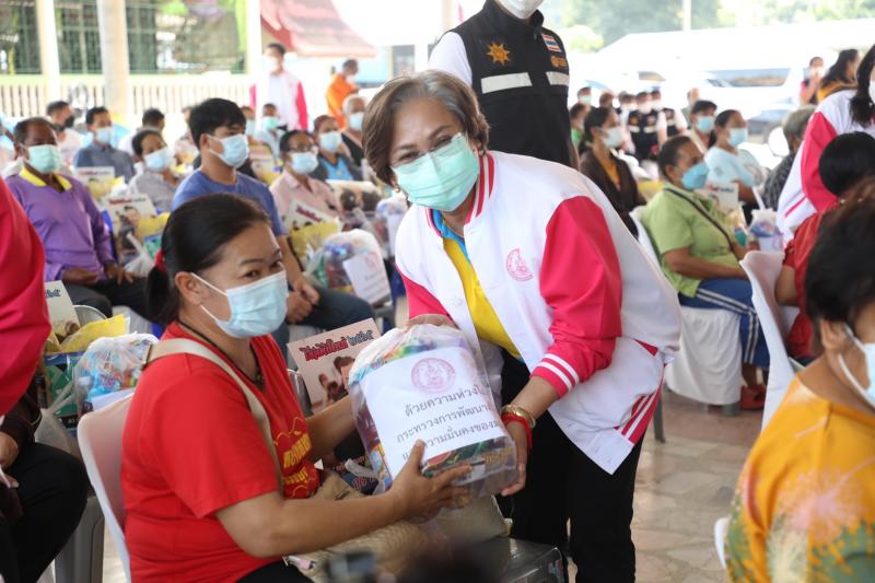 รมว.พม. เป็นประธาน�
