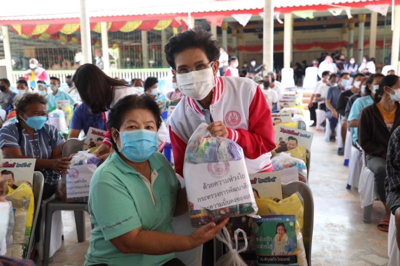 รมว.พม. เป็นประธาน�