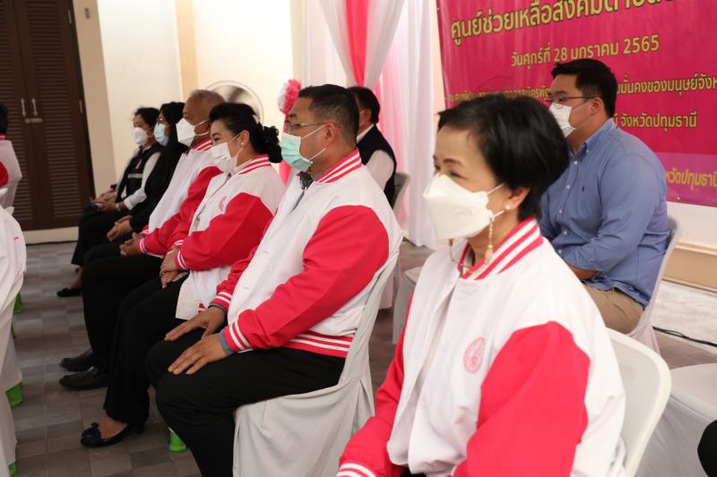 รมว.พม. พร้อมด้วยค�