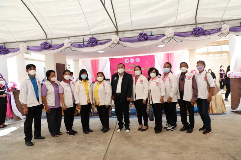 รมว.พม. พร้อมด้วยค�