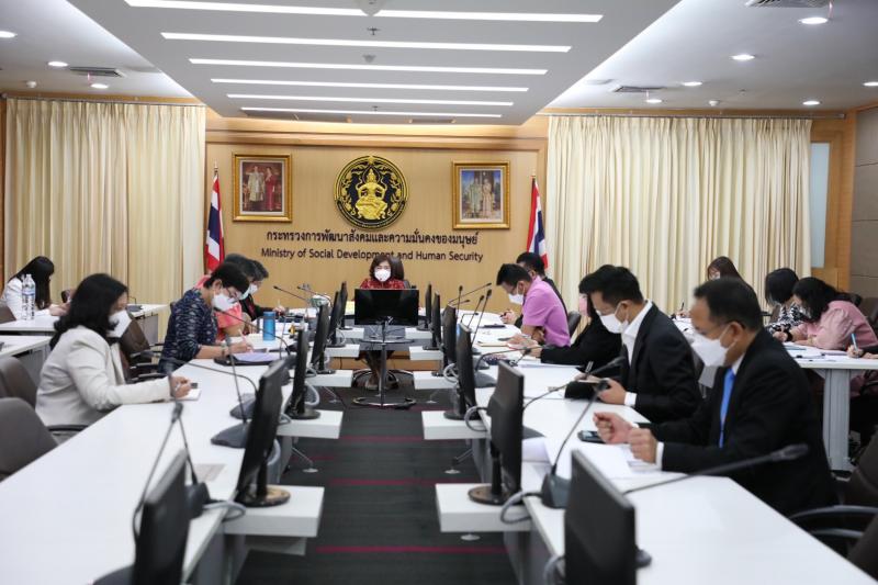 ปลัดพม.เป็นประธาน�