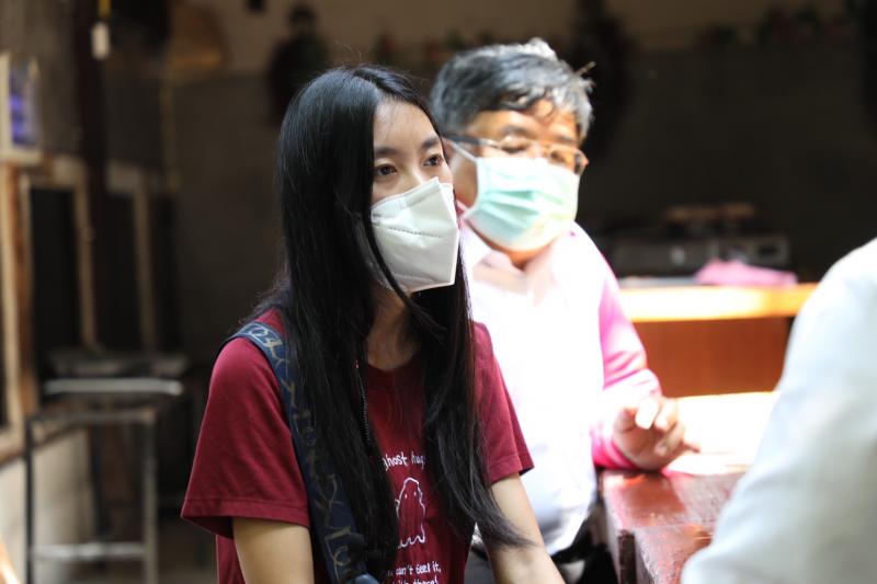 รมว.พม. พร้อมด้วยค�