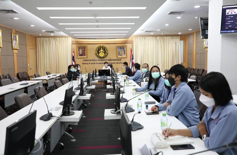 รองปลัดพม.เป็นประ�