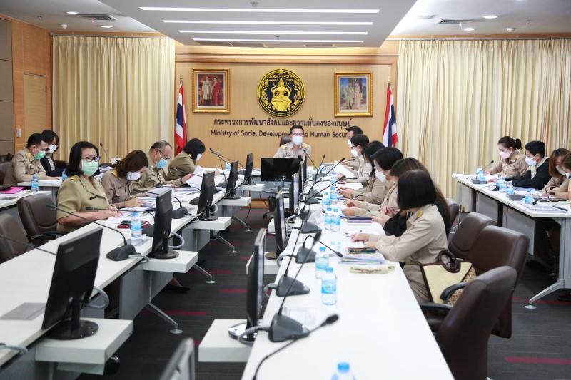 รองปลัดพม.เป็นประ�
