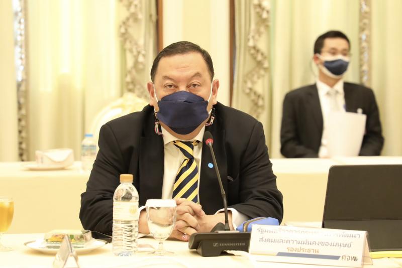 นายกรัฐมนตรี เป็น�