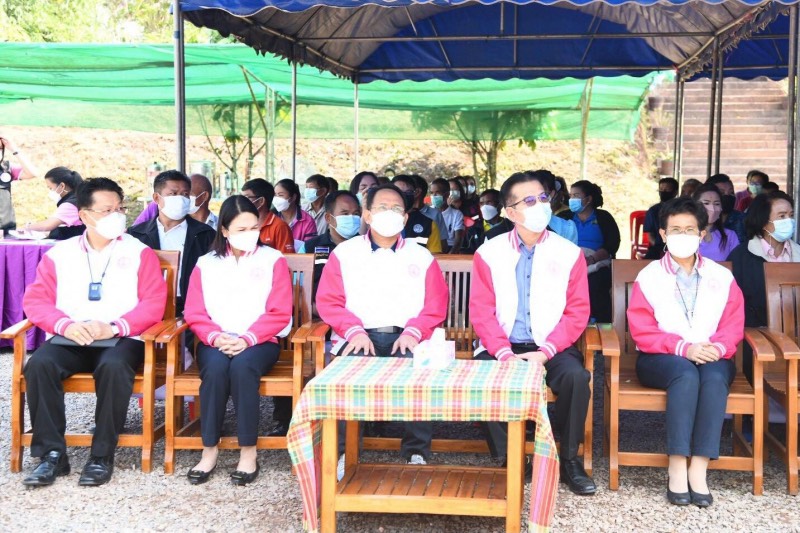 ปลัดพม.พร้อมด้วยผ�