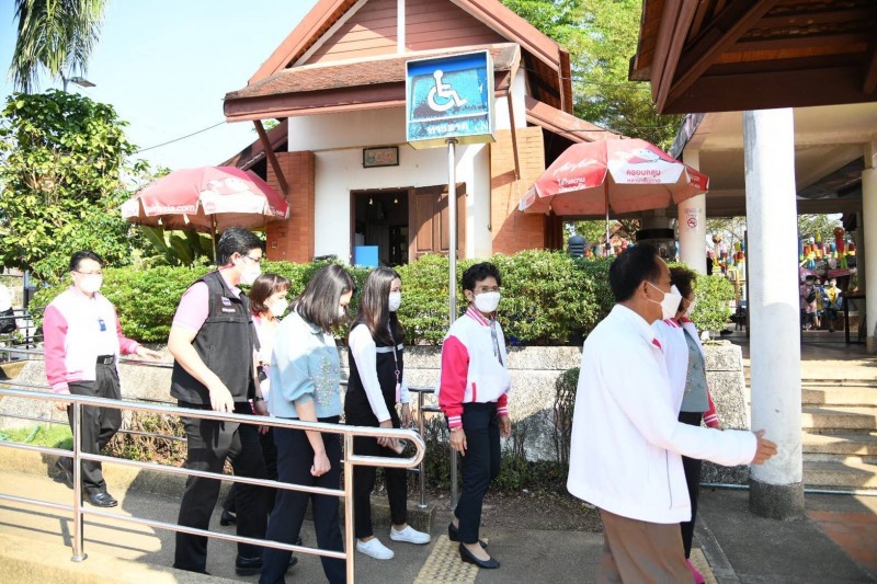 ปลัดพม.พร้อมด้วยผ�