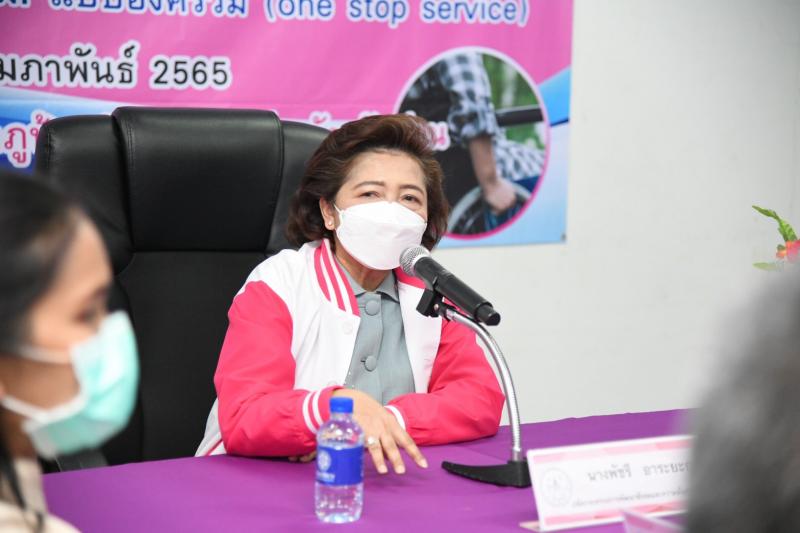 ปลัดพม.พร้อมด้วยค�