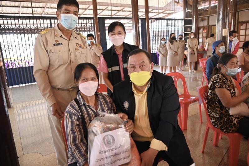 รมว.พม.เป็นประธานเ