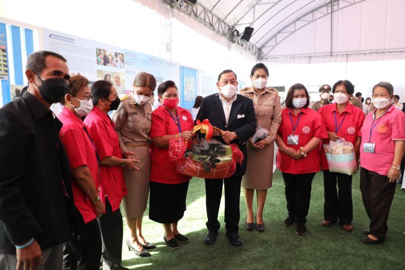 นายกรัฐมนตรี เป็น�