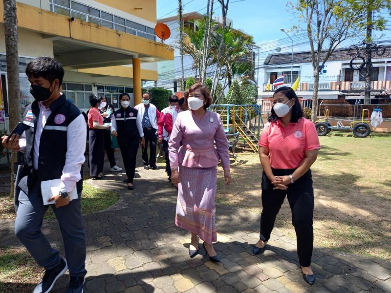 ปลัดพม.พร้อมด้วยค�