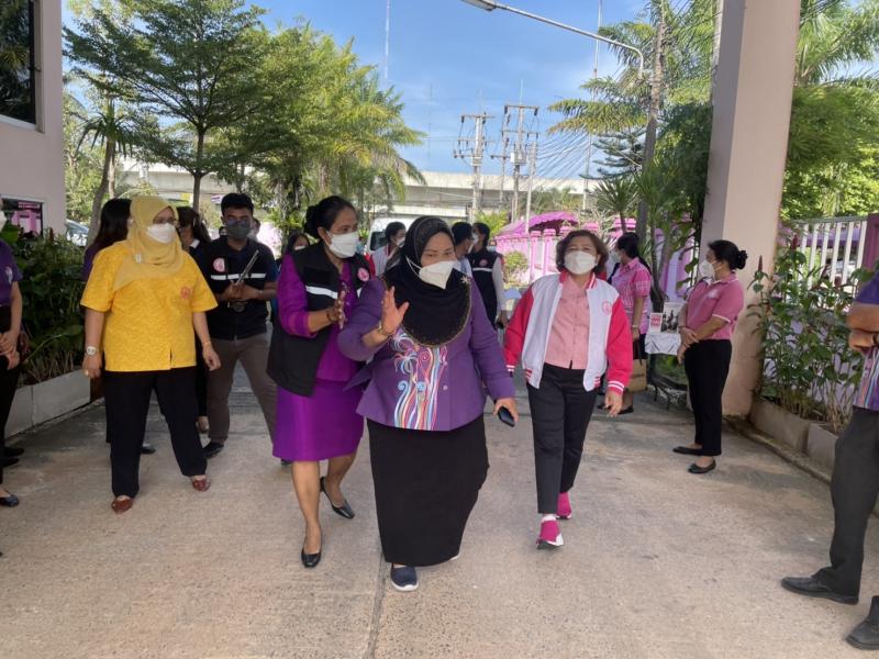 ปลัดพม.พร้อมด้วยค�