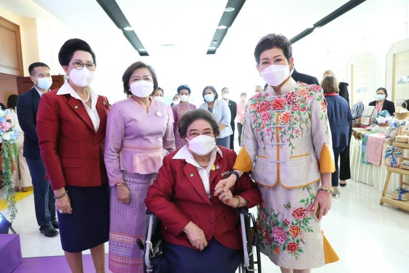นายกรัฐมนตรีเป็น�