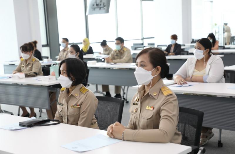 รองปลัดพม.เป็นประ�