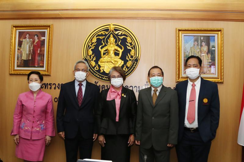 รมว.พม.เป็นประธานเ