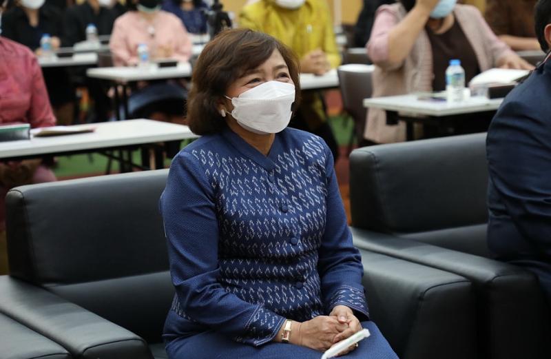 องคมนตรี กล่าวเปิ�