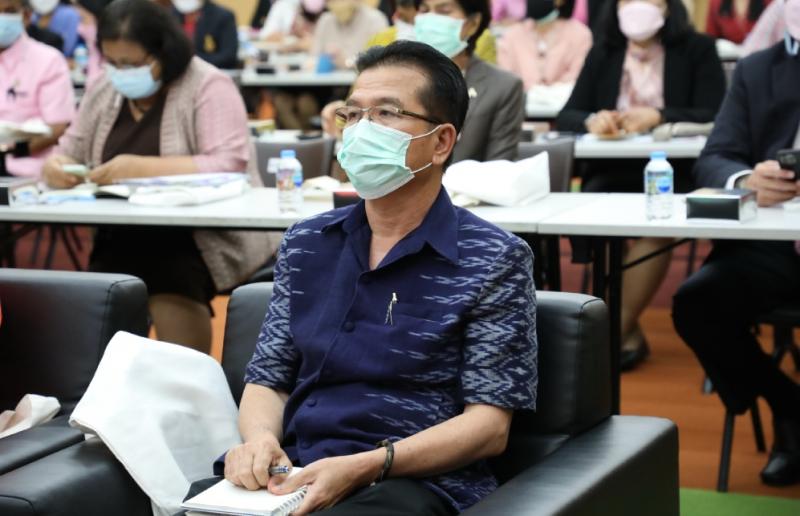 องคมนตรี กล่าวเปิ�