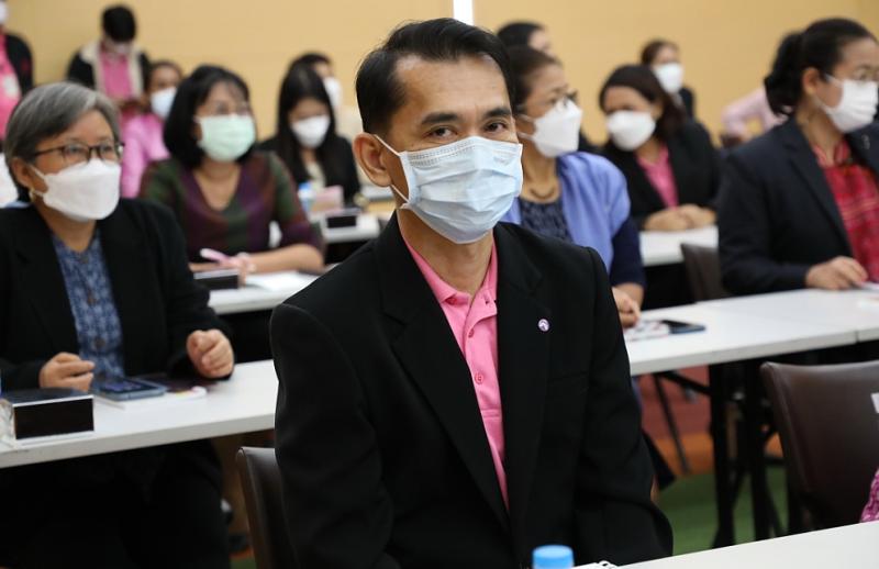 องคมนตรี กล่าวเปิ�
