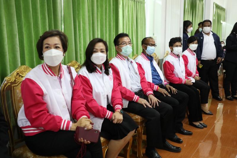 รมว.พม.พร้อมด้วยรม